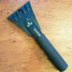 Portable Windshield Ice Scraper NEW